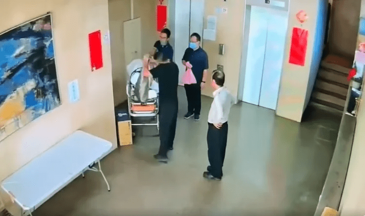 上樓處理遺體,接體車突被拖吊!禮儀社無奈:真的缺業績?高雄警回應曝原因