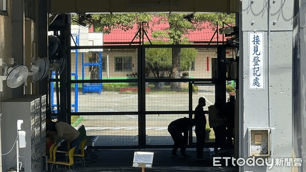 鋸樹未穿防護裝備致命墜落 台中外役監工人身亡雇主遭追責