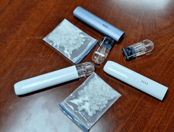 三重悲劇:毒駕男吸食喪屍煙彈逆向撞警 遭判18年6月徒刑